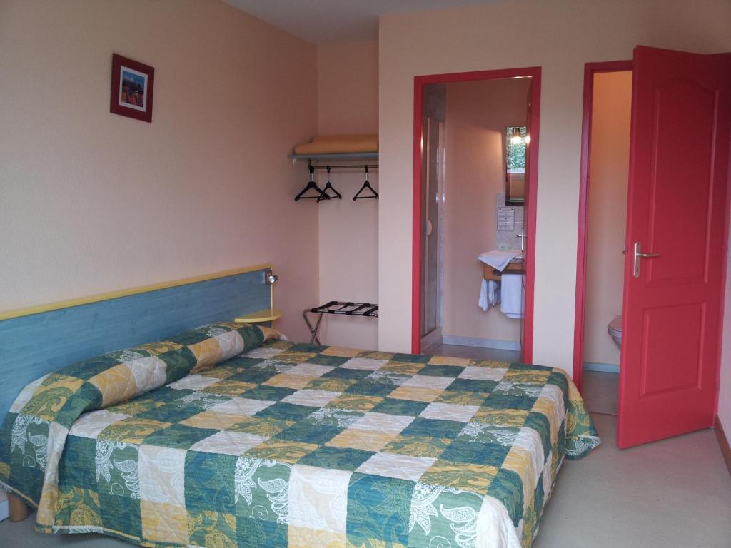 Tour Hotel Lesparre-Médoc Room photo
